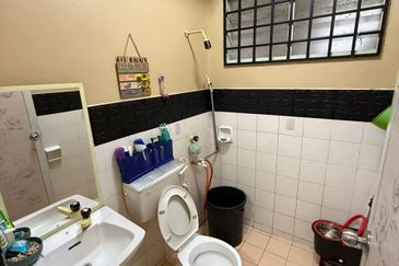 Sri Putra Apartments