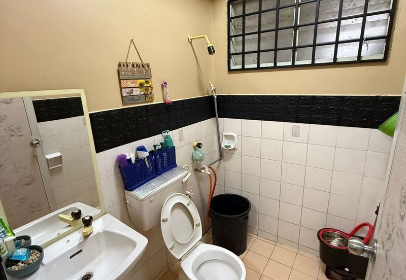 Sri Putra Apartments