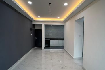 FLAT CANTIK TAMAN PELANGI INDAH ULU TIRAM