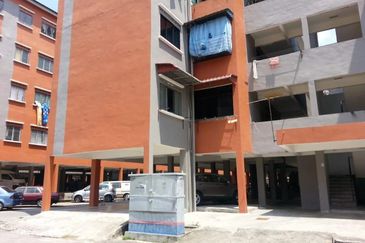 Taman Pulai Utama Flat