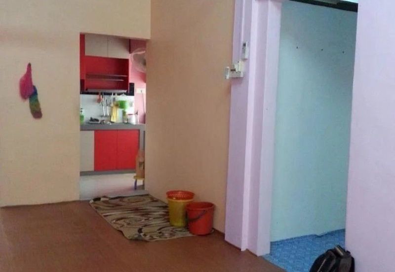 Taman Pulai Utama Flat