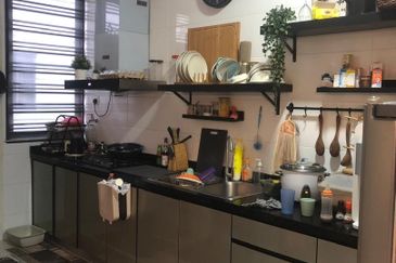 Jalan Setia Tropika 11