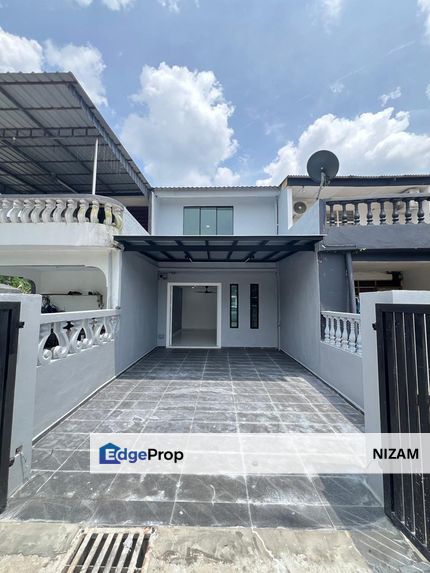 Fully Renovated House JB Town - All Can Buy | Fully Renovated | Full Loan Zero Downpayment | 15 Minutes To CIQ, Johor, Johor Bahru