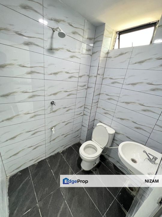 Fully Renovated House JB Town - All Can Buy | Fully Renovated | Full Loan Zero Downpayment | 15 Minutes To CIQ, Johor, Johor Bahru