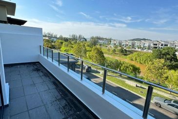 The Canal Garden South, Horizon Hills