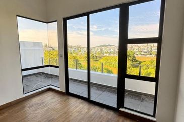 The Canal Garden South, Horizon Hills