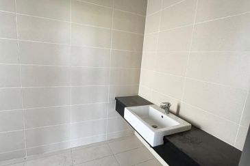 The Canal Garden South, Horizon Hills