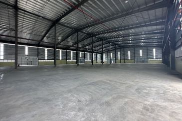 West Port, Pulau Indah