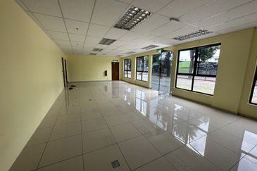 West Port, Pulau Indah