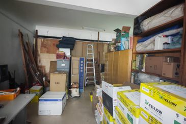 Bayu Tinggi Commercial Centre -Taipan