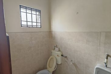 Bayu Tinggi Commercial Centre -Taipan