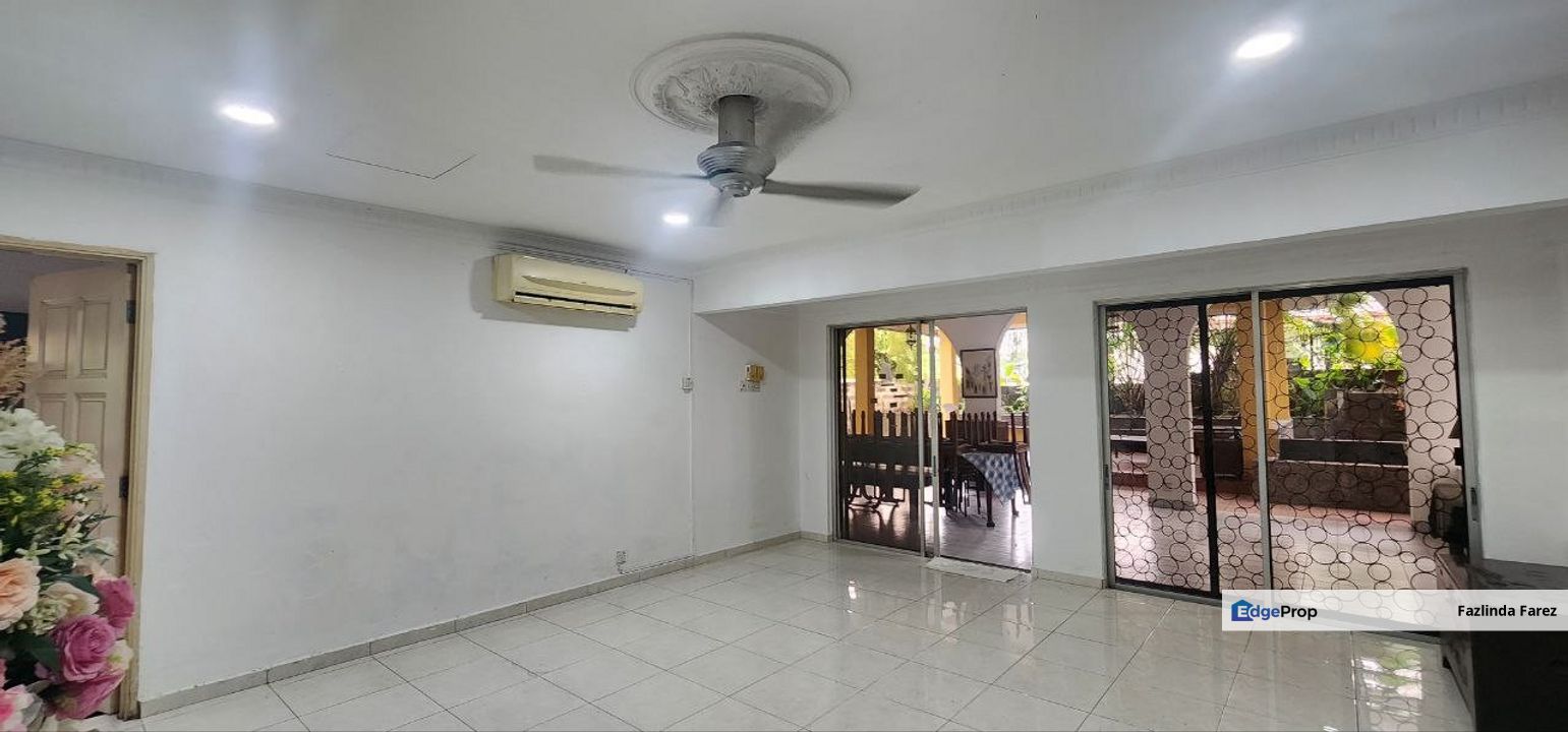 Seksyen 11, Shah Alam > Bungalow with Huge Land For Sale, Selangor, Shah Alam