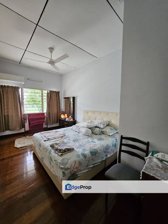 Worth buying semi detached at Island Glades Greenlane, near Chung Wah High School, Penang, Greenlane