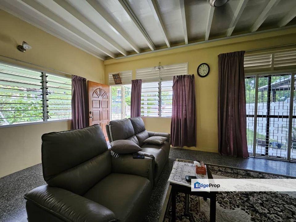 Worth buying semi detached at Island Glades Greenlane, near Chung Wah High School, Penang, Greenlane