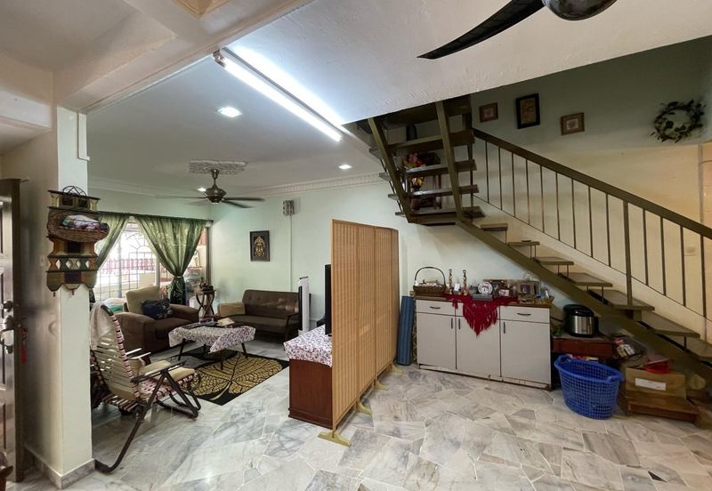 Jalan Taman Kinrara 2/7