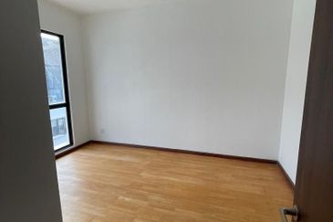 Denai Alam 3 Storey Superlink Maple Terrace House