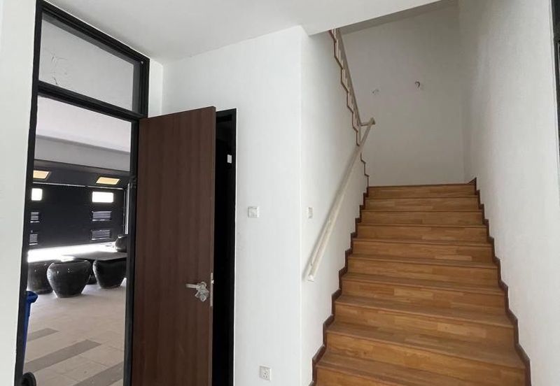 Denai Alam 3 Storey Superlink Maple Terrace House