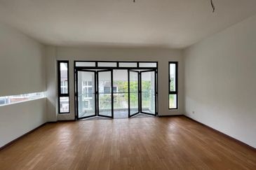 Denai Alam 3 Storey Superlink Maple Terrace House