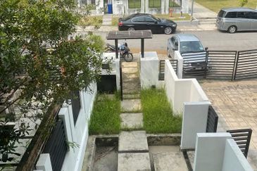 Denai Alam 3 Storey Superlink Maple Terrace House