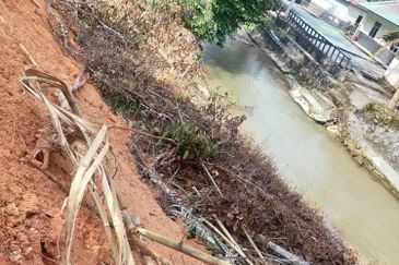 Hulu Langat Kampung Semungkis Tanah Untuk Dijual