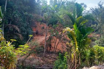 Hulu Langat Kampung Semungkis Tanah Untuk Dijual