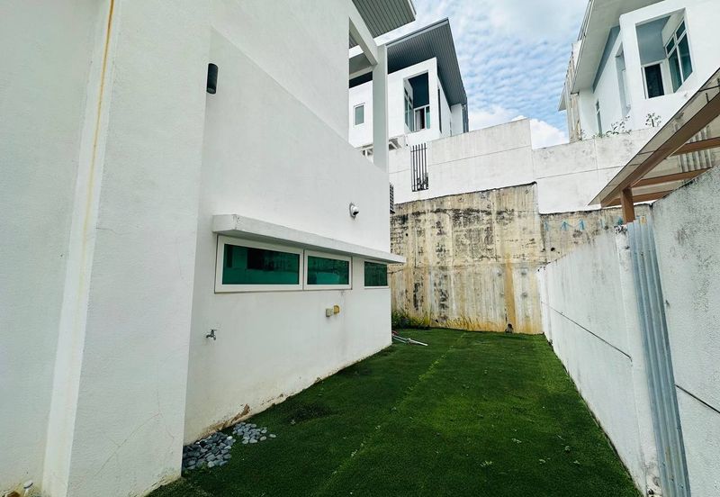 Clover Garden Residences