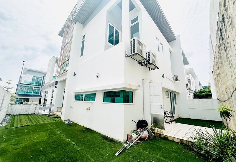 Clover Garden Residences