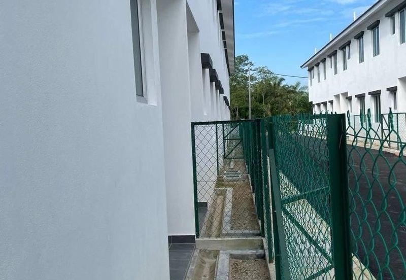 Sepang Double Storey House Saujana KLIA Primrose 4B1