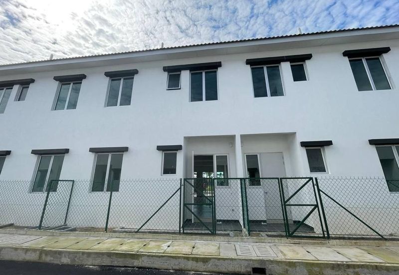 Sepang Double Storey House Saujana KLIA Primrose 4B1