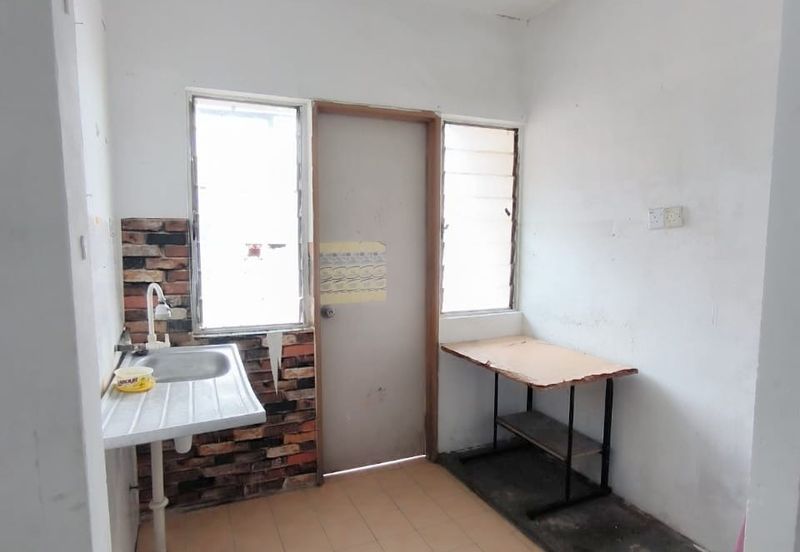 Seri Kembangan Taman Lestari Perdana Apartment Sri Indah