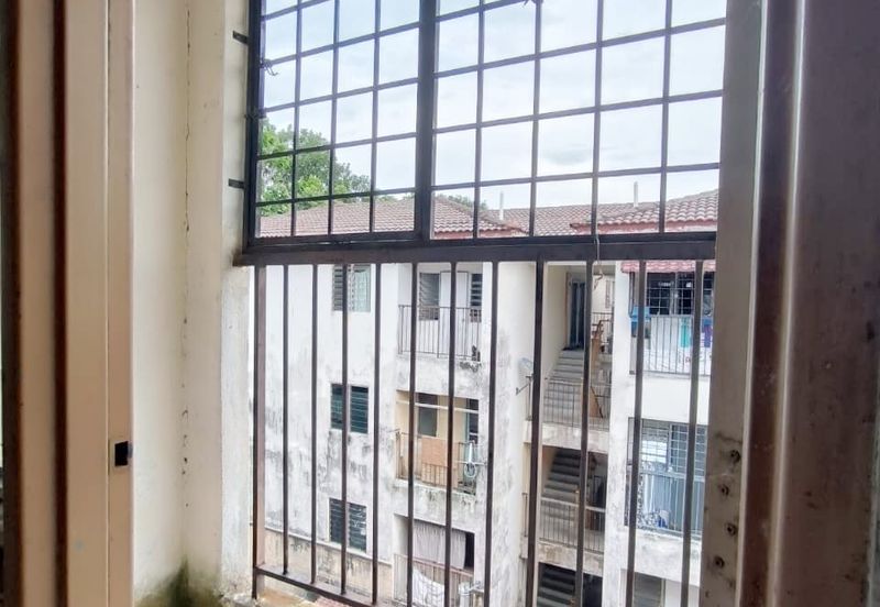 Seri Kembangan Taman Lestari Perdana Apartment Sri Indah