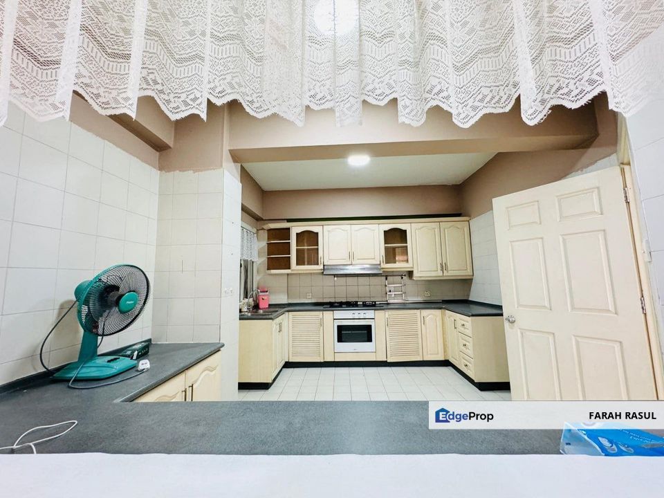 Shah Alam Bungaraya Condominium Subang Golf , Selangor, Saujana 