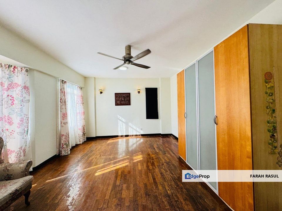 Shah Alam Bungaraya Condominium Subang Golf , Selangor, Saujana 