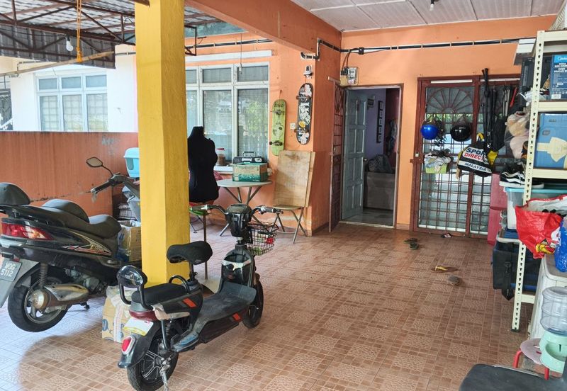 Taman Desa Saujana *