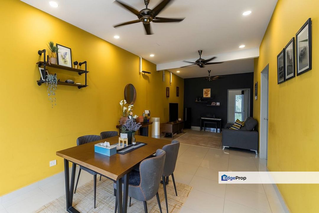 CASA BLUEBELL TOWNHOUSE, CYBERSOUTH @ DENGKIL, Selangor, Dengkil