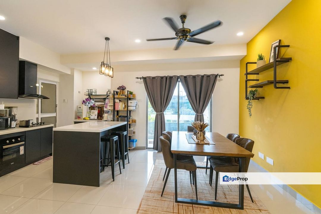 CASA BLUEBELL TOWNHOUSE, CYBERSOUTH @ DENGKIL, Selangor, Dengkil