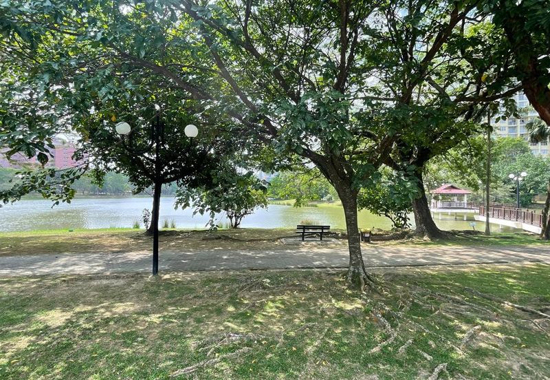 DANAU SURIA, PRESINT 16