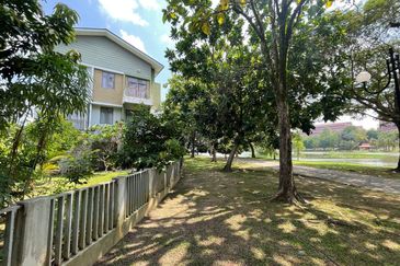 DANAU SURIA, PRESINT 16