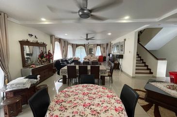 DANAU SURIA, PRESINT 16