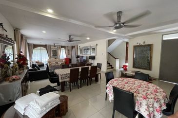 DANAU SURIA, PRESINT 16