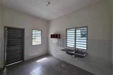 Taman Tasik Semenyih (Lake Residence)