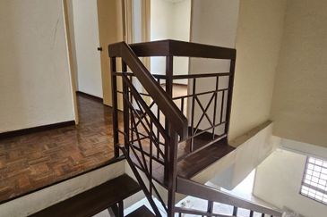 Seksyen 2 Bandar Bukit Mahkota