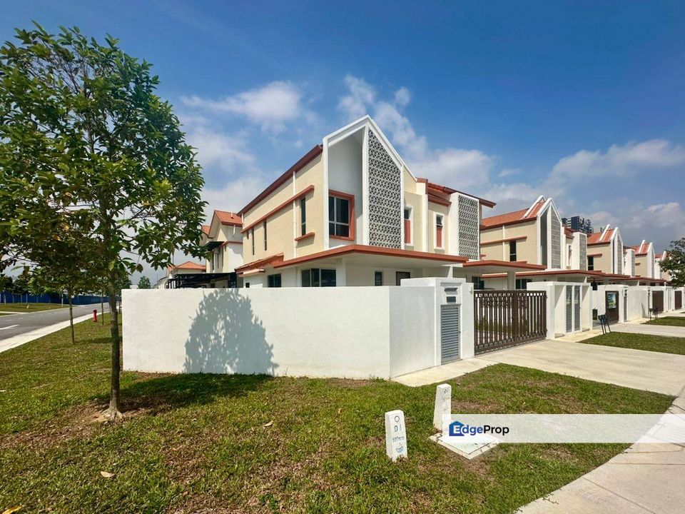 Newly Completed Caralyn Corner Lot Double Storey Semi-D Cluster @ Setia Alam Sari Bangi For SALE, Selangor, Kajang