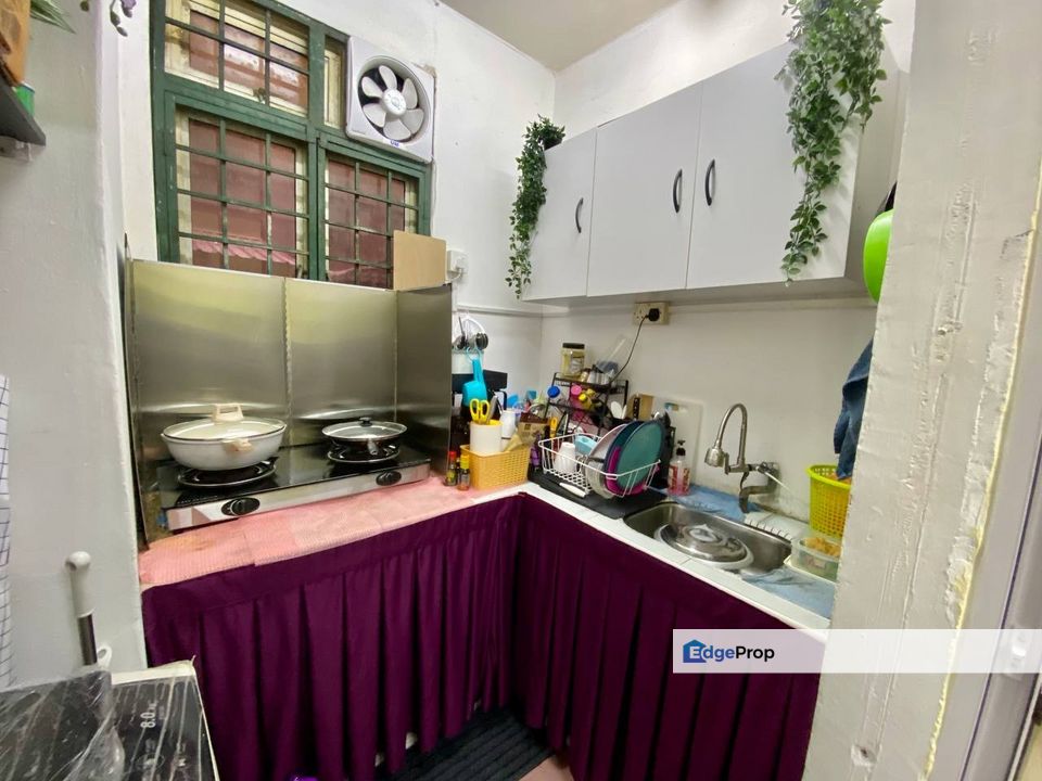 Groundfloor Pangsapuri Putra Permai 1A Taman Equine Seri Kembangan, Selangor, Seri Kembangan