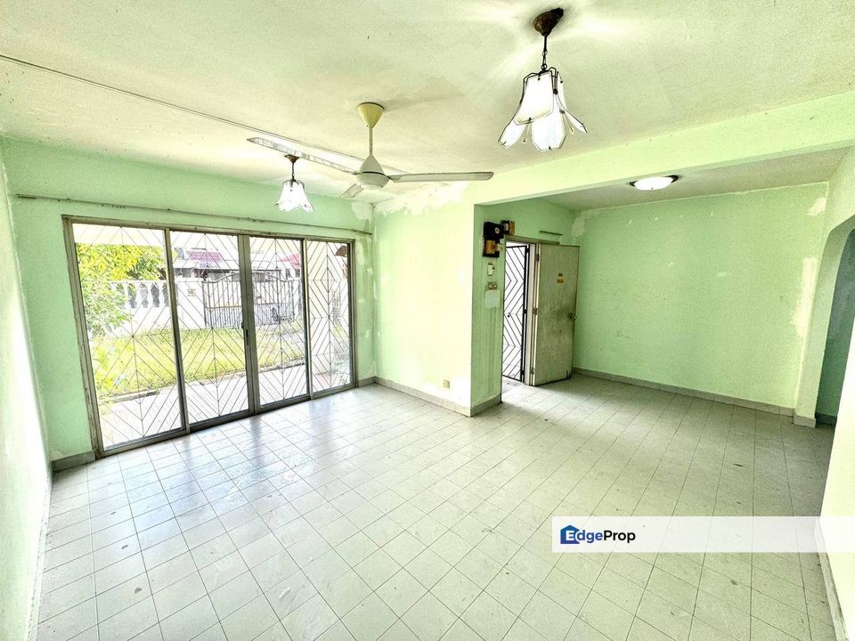 DOUBLE STOREY END LOT SS7, KELANA JAYA FOR SALE - BEST OFFER, Selangor, Petaling Jaya