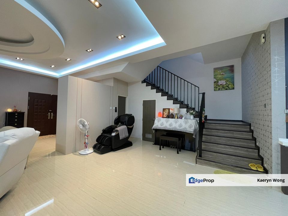 3 Storey Semi D Fully Reno Below Market, Selangor, Kajang