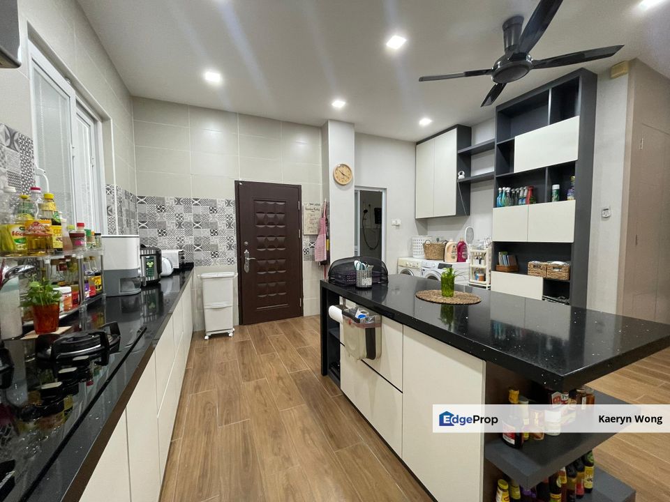 3 Storey Semi D Fully Reno Below Market, Selangor, Kajang