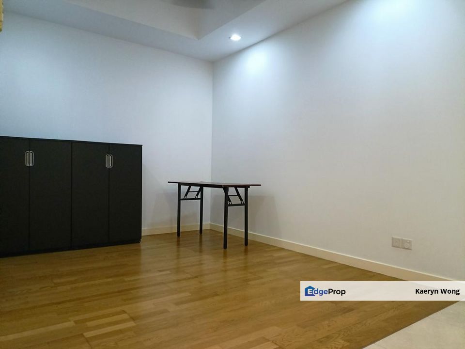 Fully furnished below market Spacious Large size unit, Kuala Lumpur, Mont Kiara