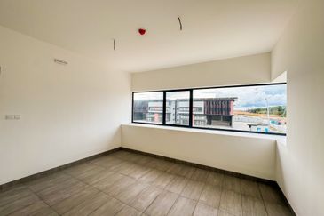 Elmina Business Park