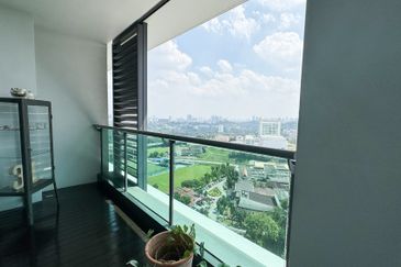 Zehn Bukit Pantai